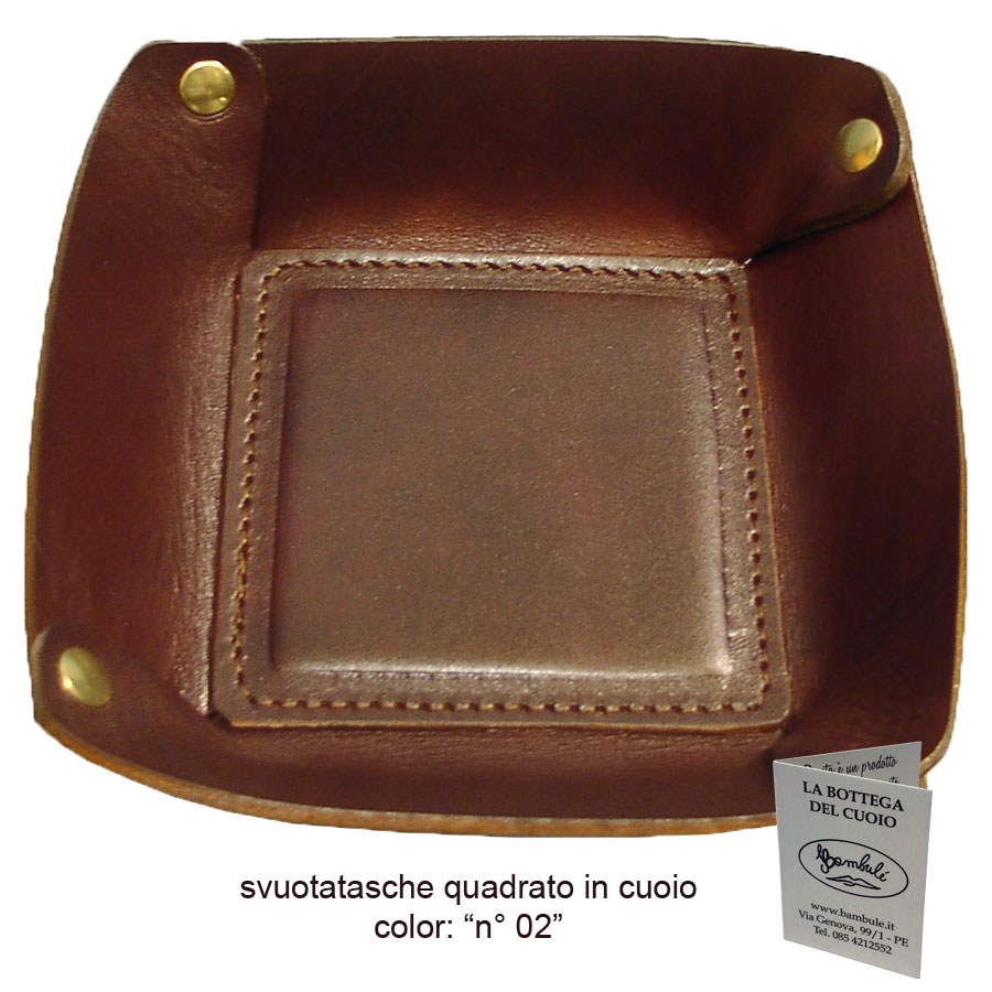 Svuotatasche quadrato in cuoio color n 02 da 2,5 mm di spessore, angoli fissati con rivetti
